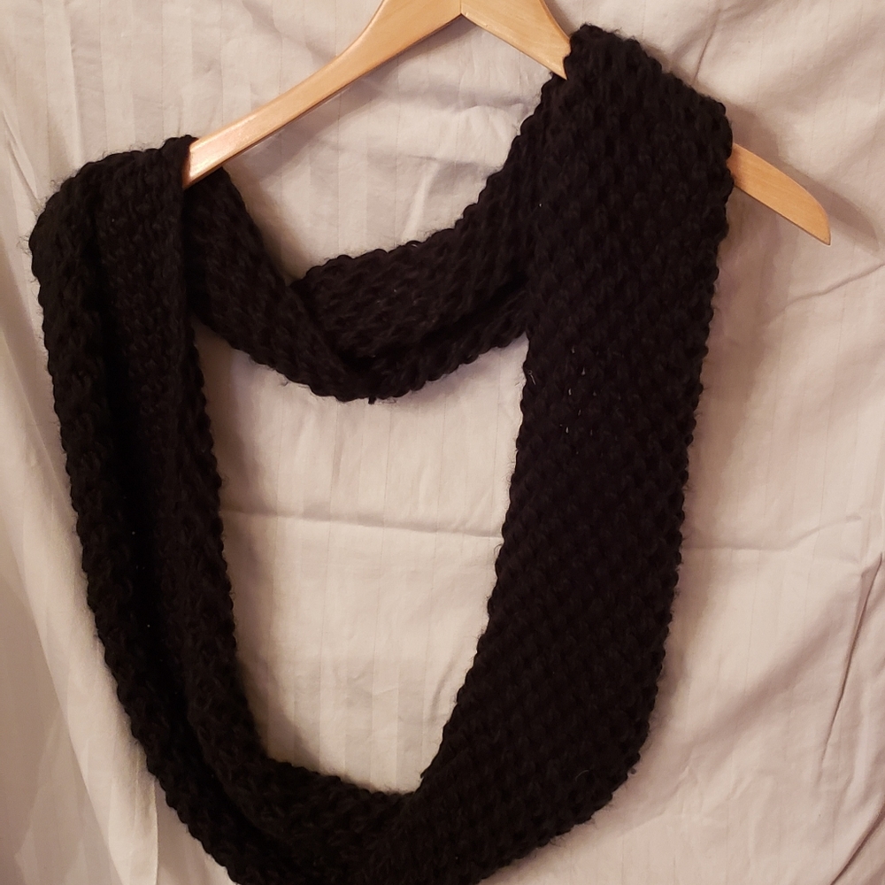 Old Navy Black Scarf